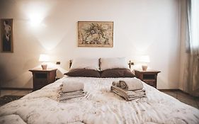 Manu'S Home - Apartment In Historical Building